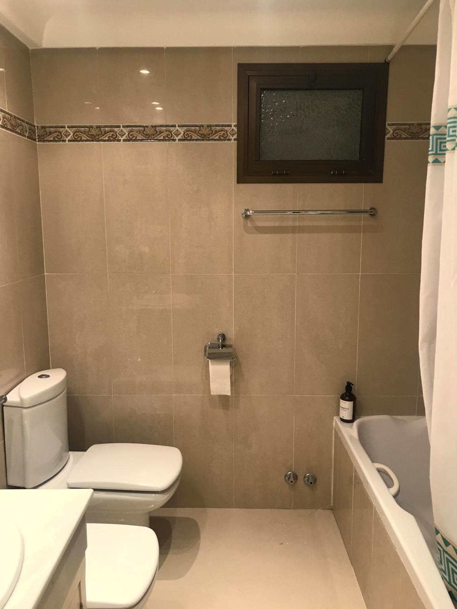 Habitacion Deluxe Con Bano Privado En Atalaya Apartagolf, Estepona Exterior foto