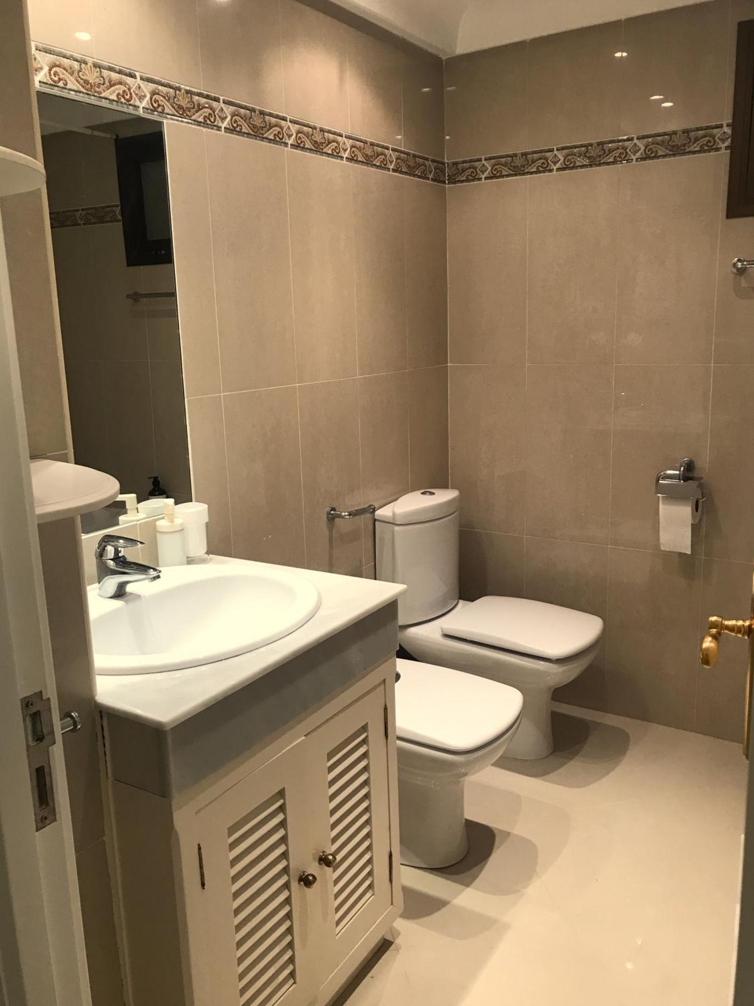 Habitacion Deluxe Con Bano Privado En Atalaya Apartagolf, Estepona Exterior foto